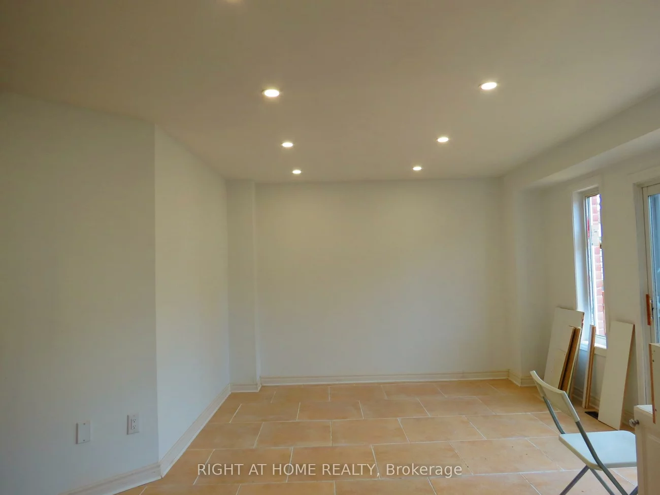 302, Stanley, East Bayfield, Barrie