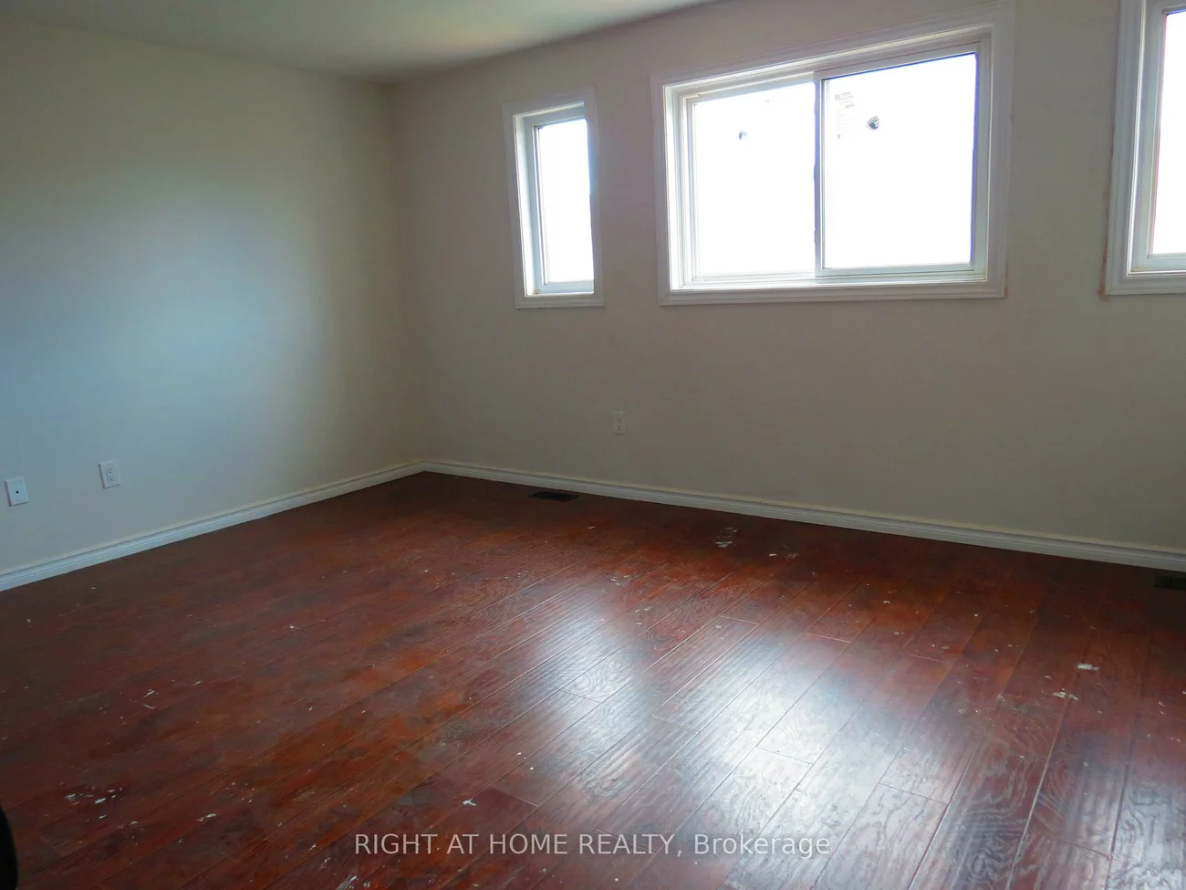 302, Stanley, East Bayfield, Barrie