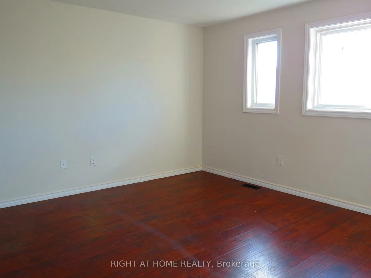 302, Stanley, East Bayfield, Barrie