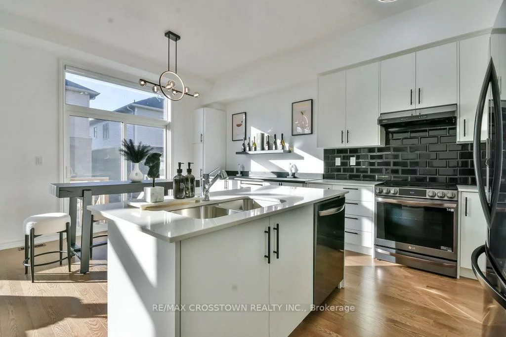 104, Shepherd, Rural Barrie Southeast, Barrie