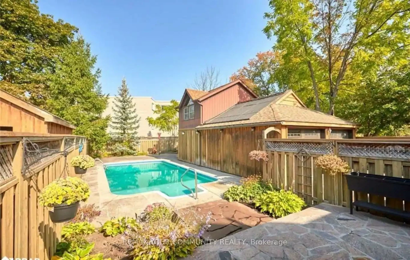 44, Brock, 400 North, Barrie