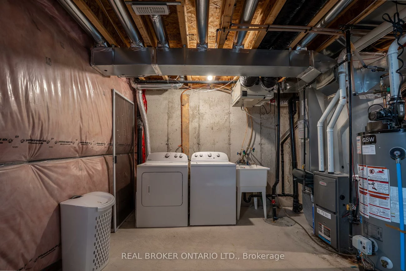 63, Forsyth, West Bayfield, Barrie