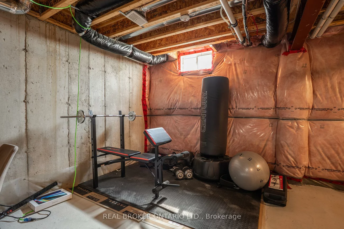 63, Forsyth, West Bayfield, Barrie