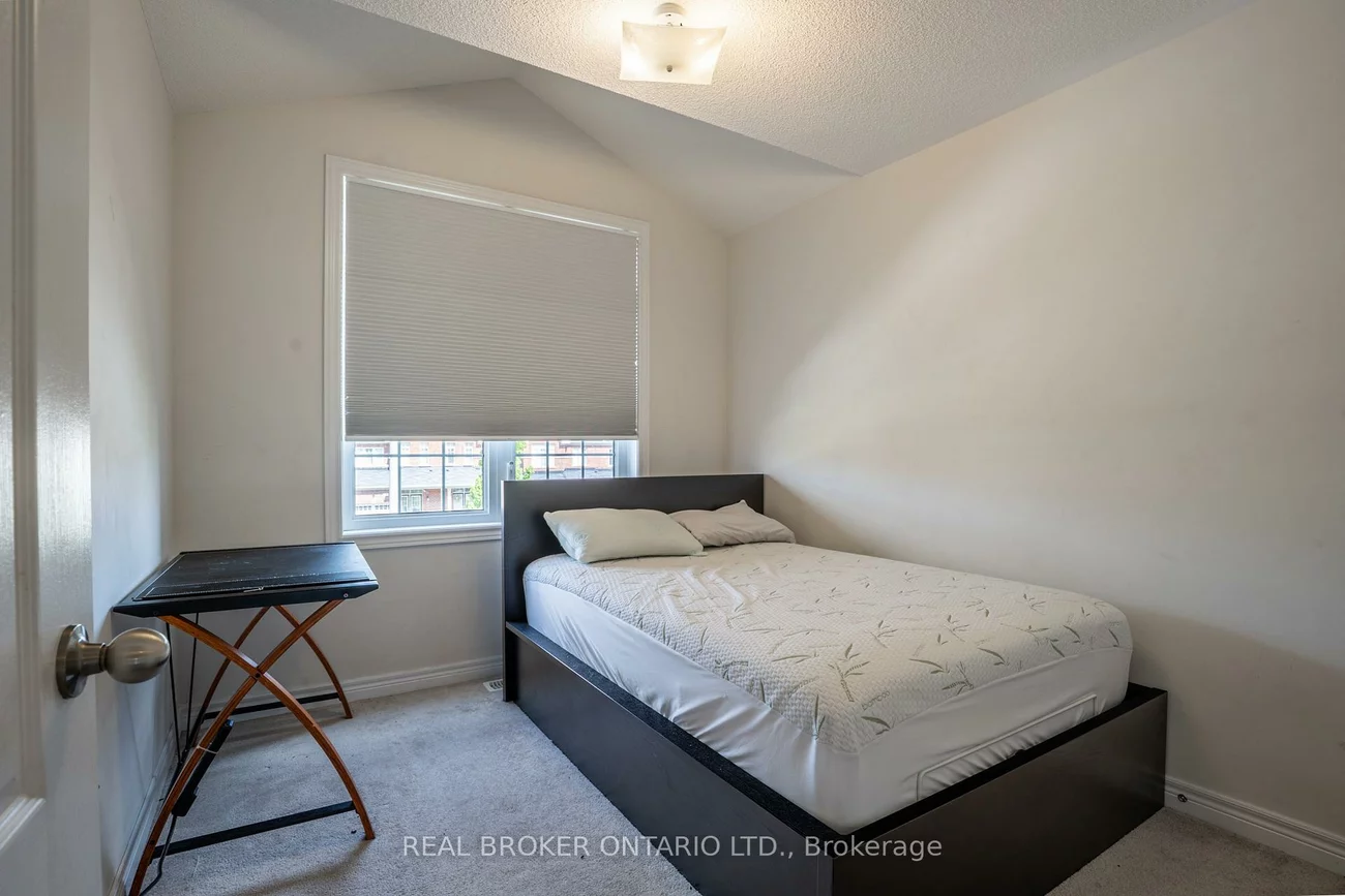 63, Forsyth, West Bayfield, Barrie