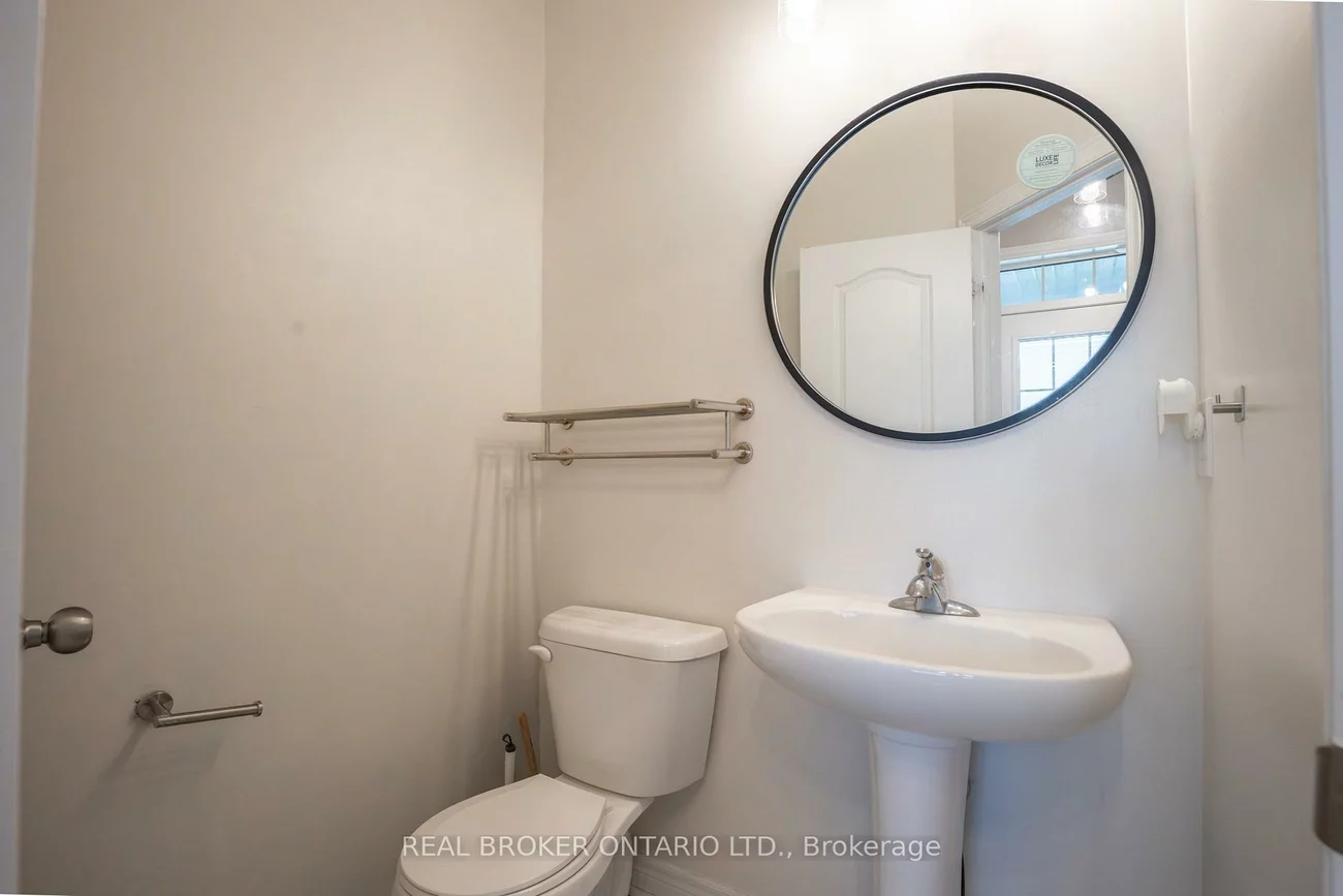 63, Forsyth, West Bayfield, Barrie