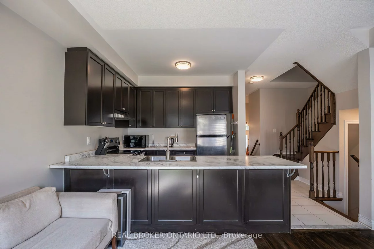 63, Forsyth, West Bayfield, Barrie