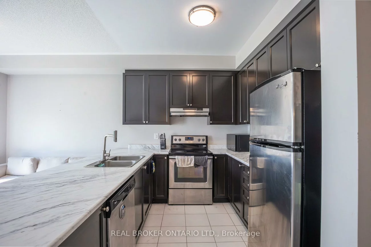 63, Forsyth, West Bayfield, Barrie