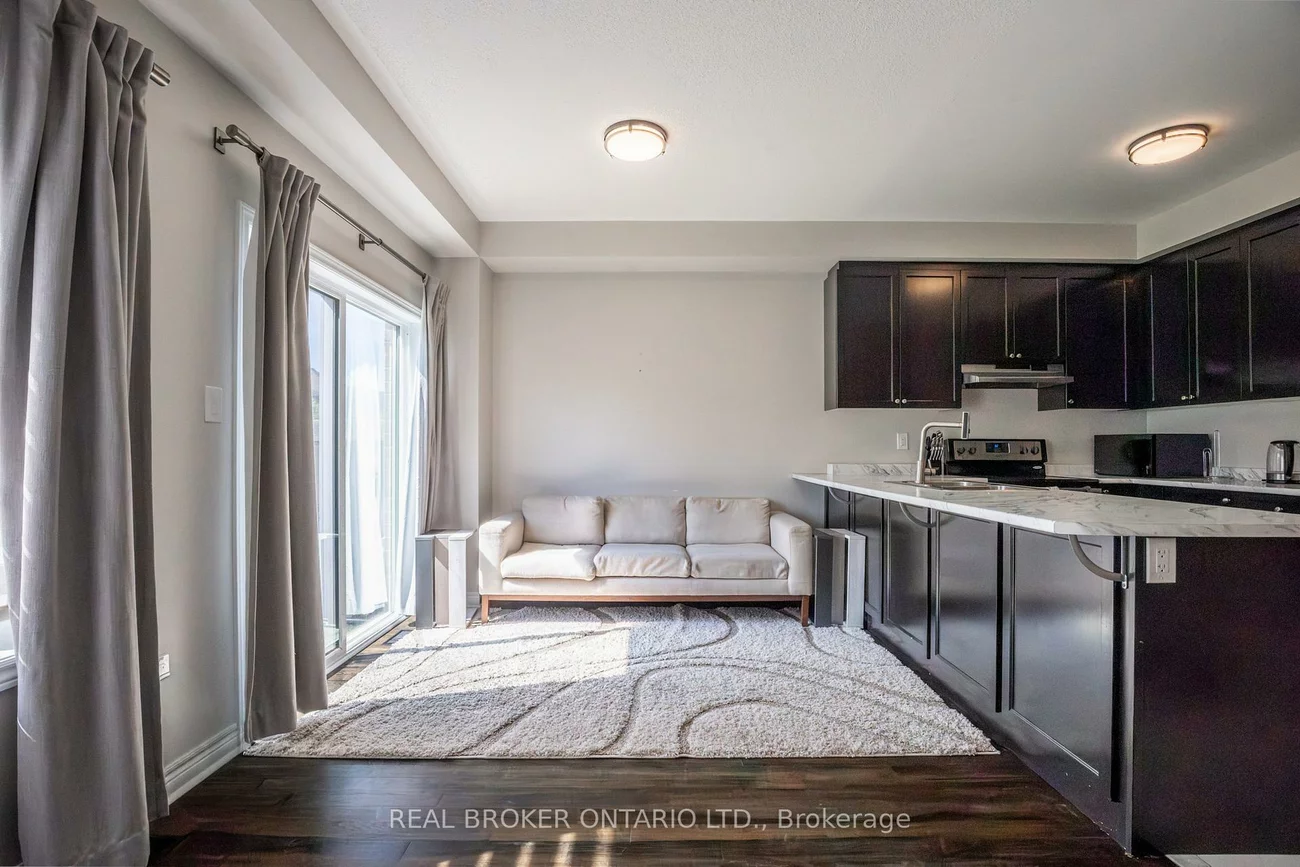 63, Forsyth, West Bayfield, Barrie