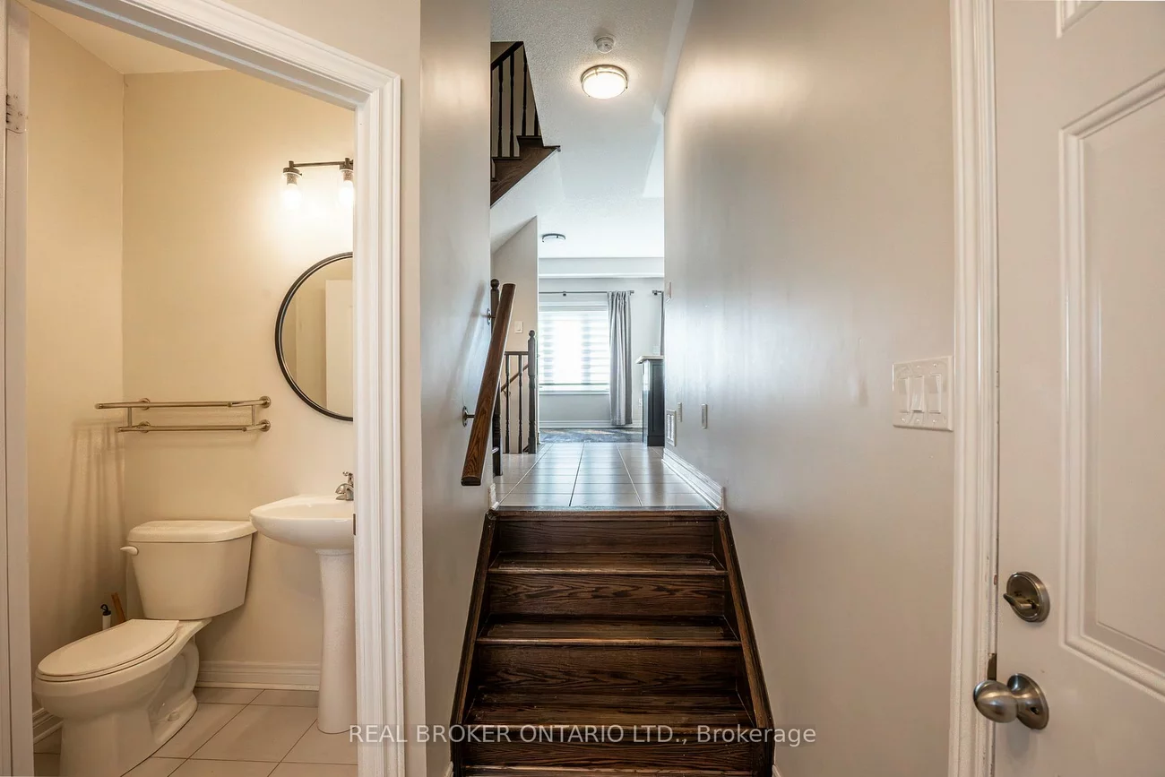 63, Forsyth, West Bayfield, Barrie