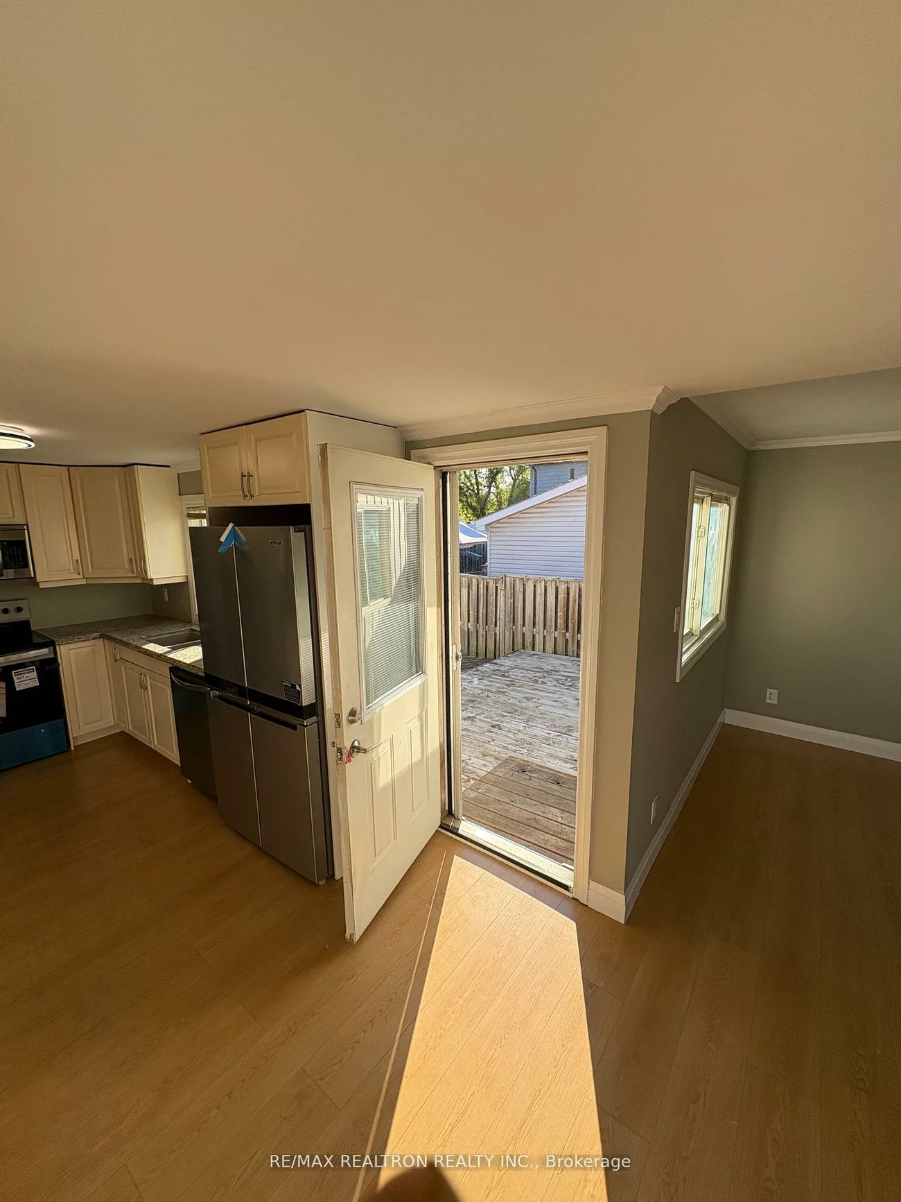 219, Southview, South Shore, Barrie