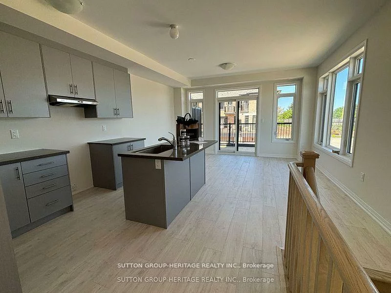 1, Cherry Hill, Painswick South, Barrie