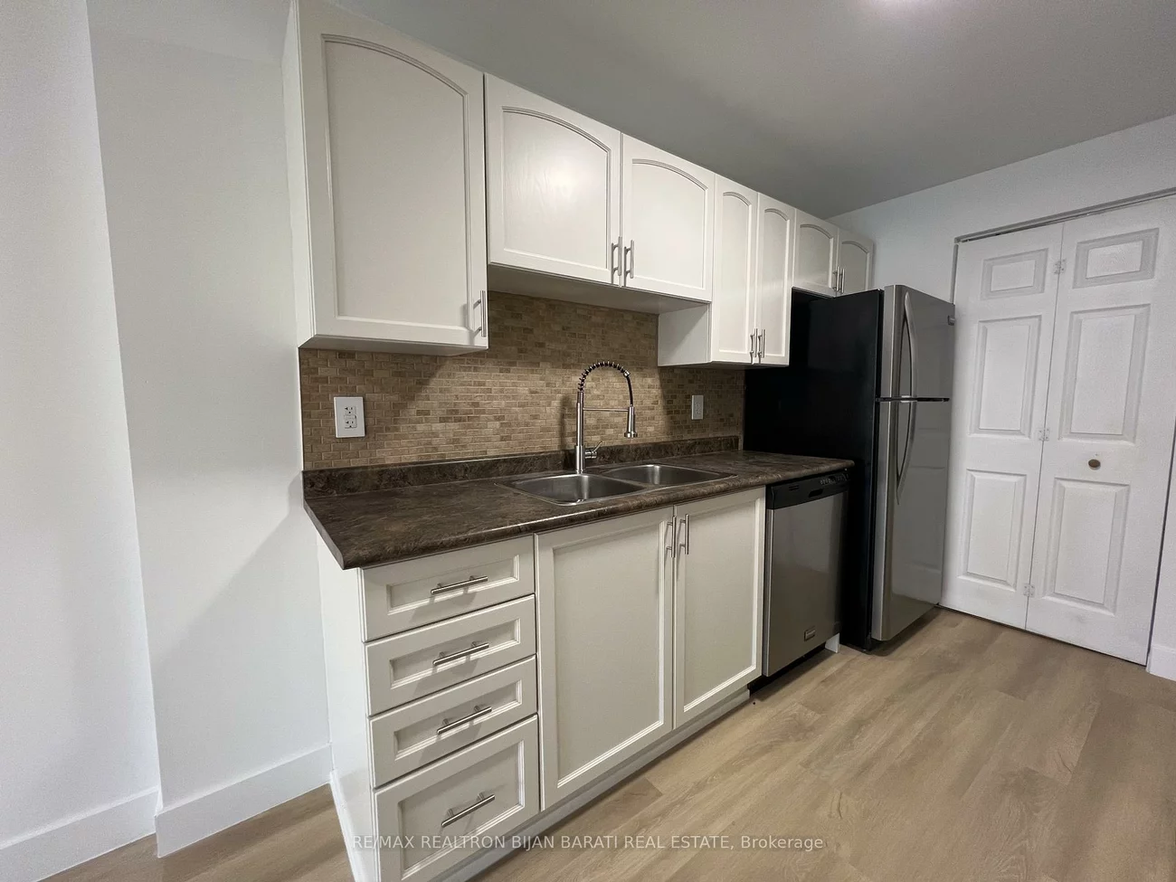 175, Stanley, East Bayfield, Barrie