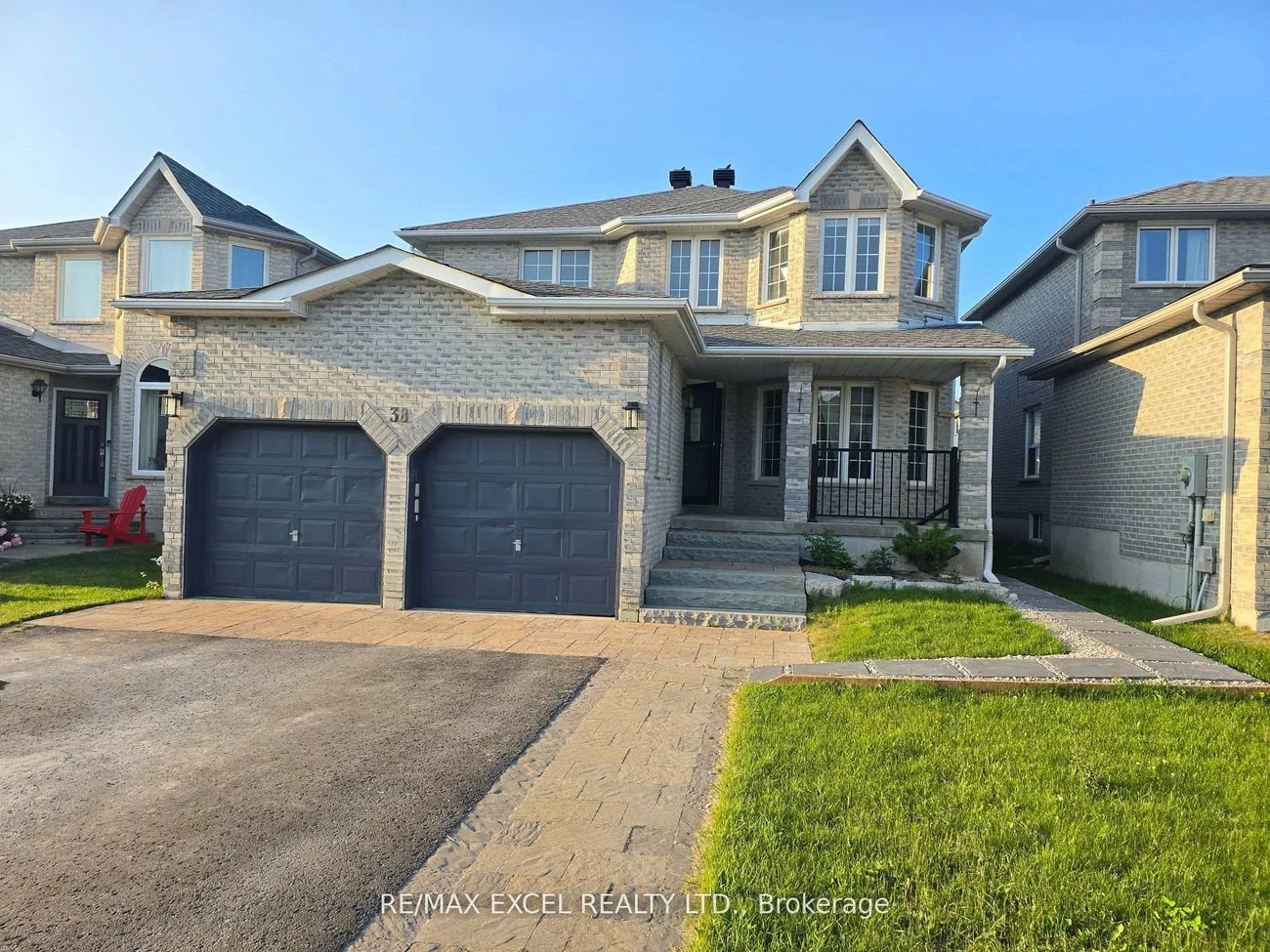 38, Shaina, Painswick South, Barrie