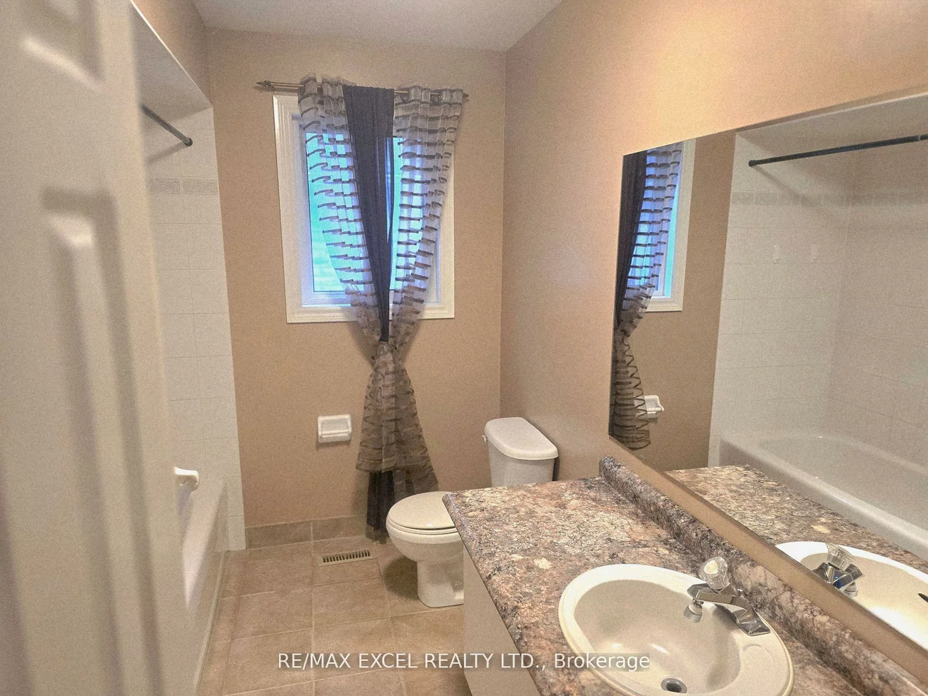 38, Shaina, Painswick South, Barrie