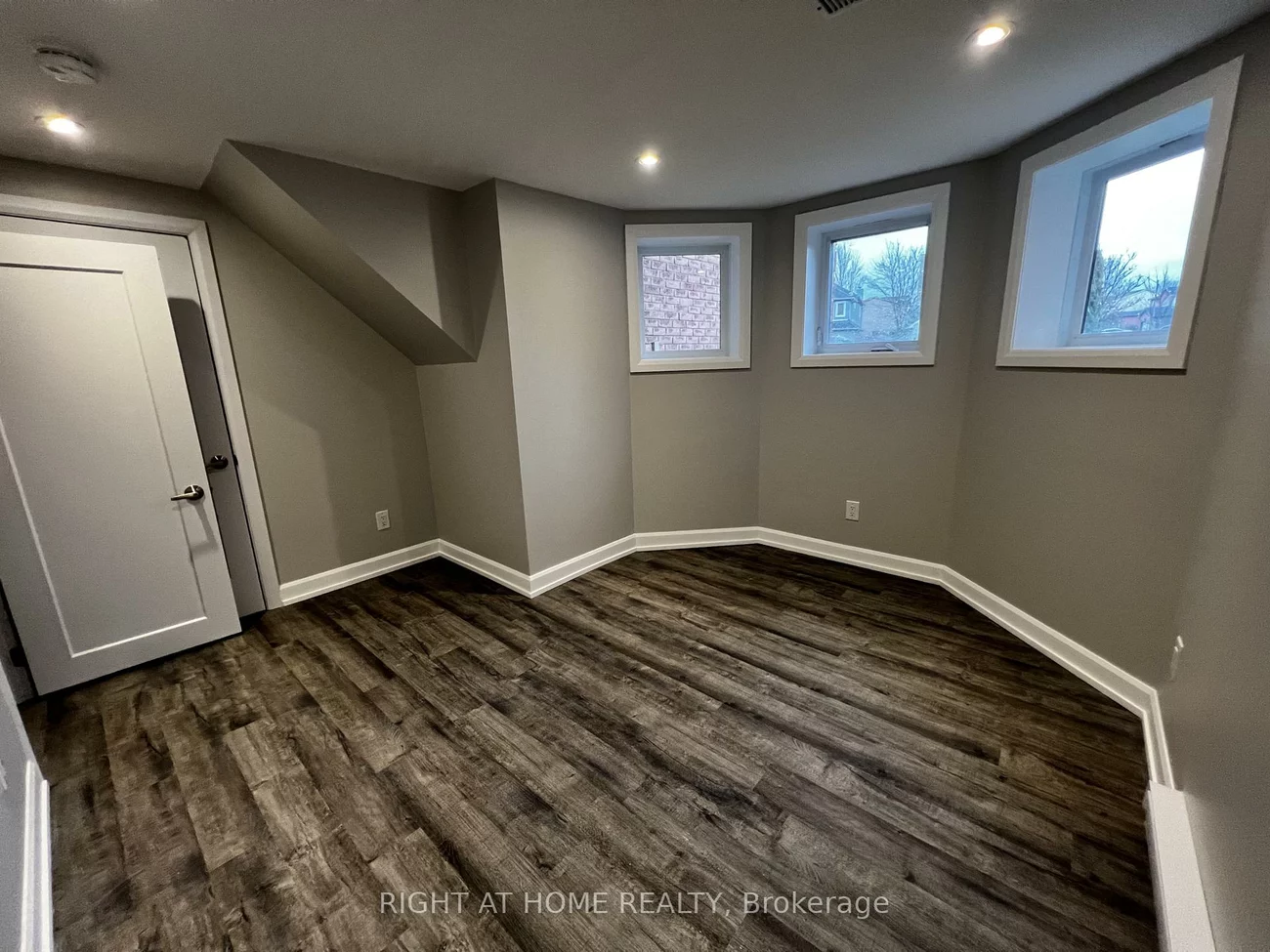 205, Cardinal, Cundles East, Barrie
