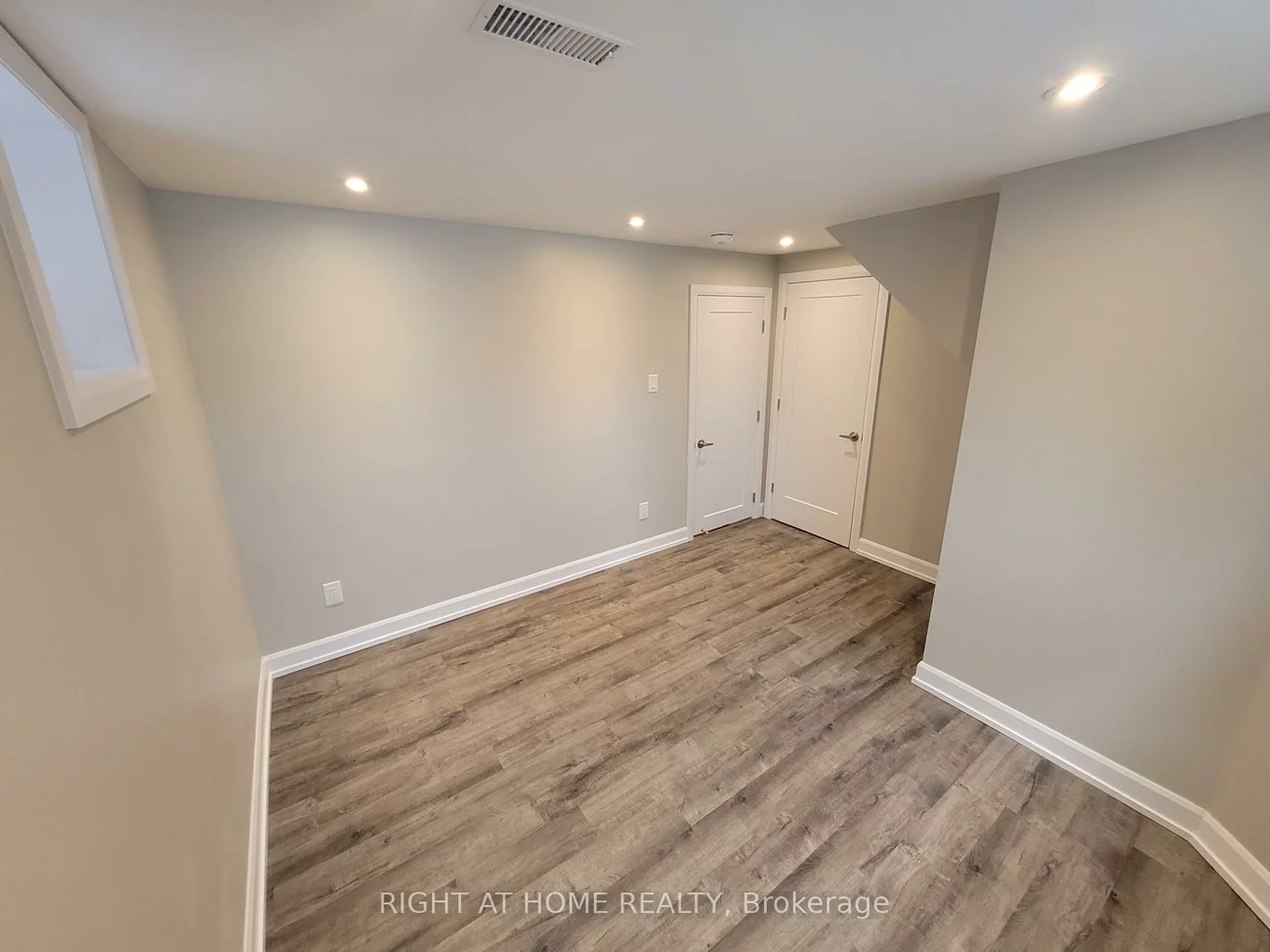 205, Cardinal, Cundles East, Barrie