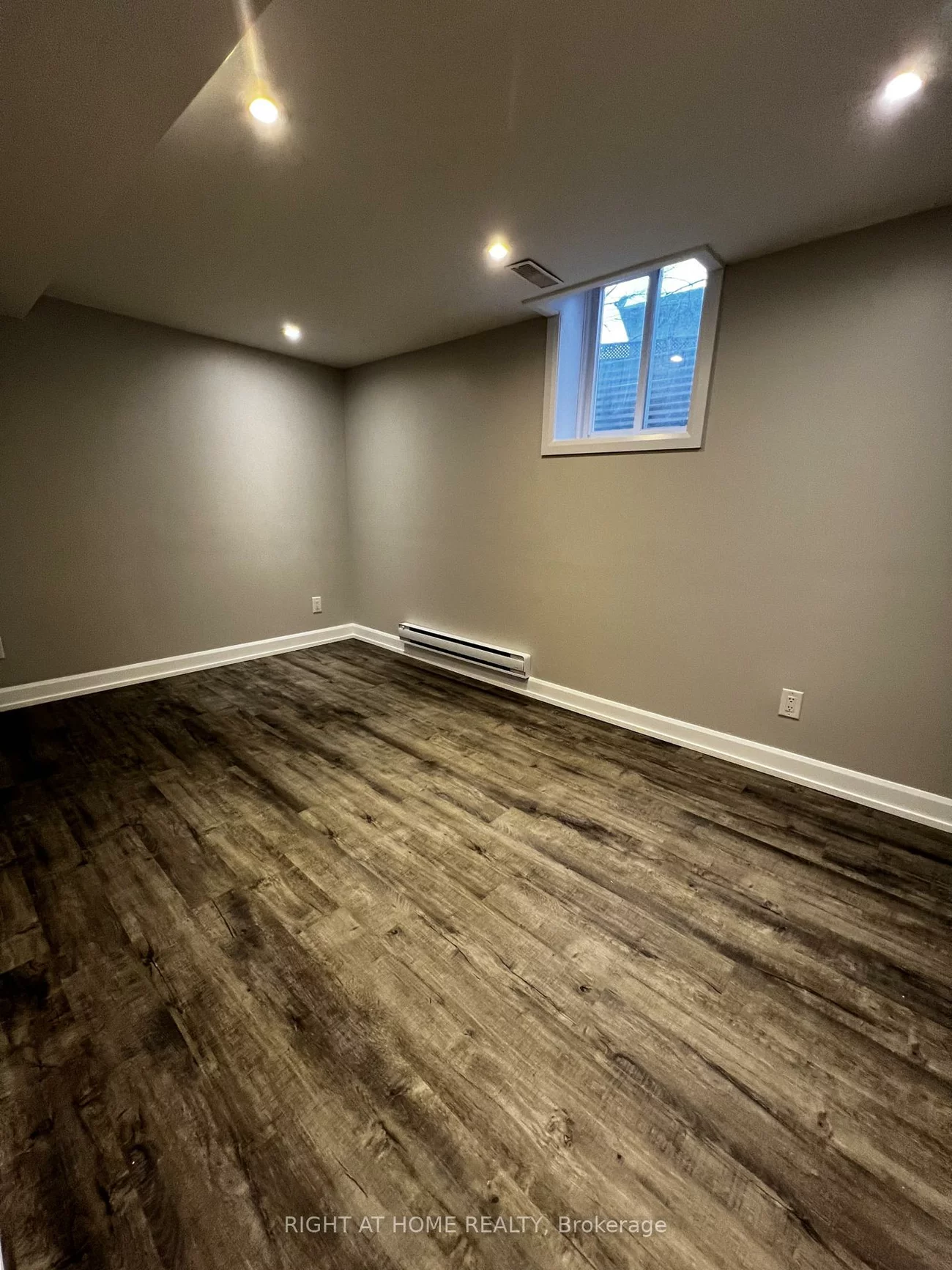 205, Cardinal, Cundles East, Barrie