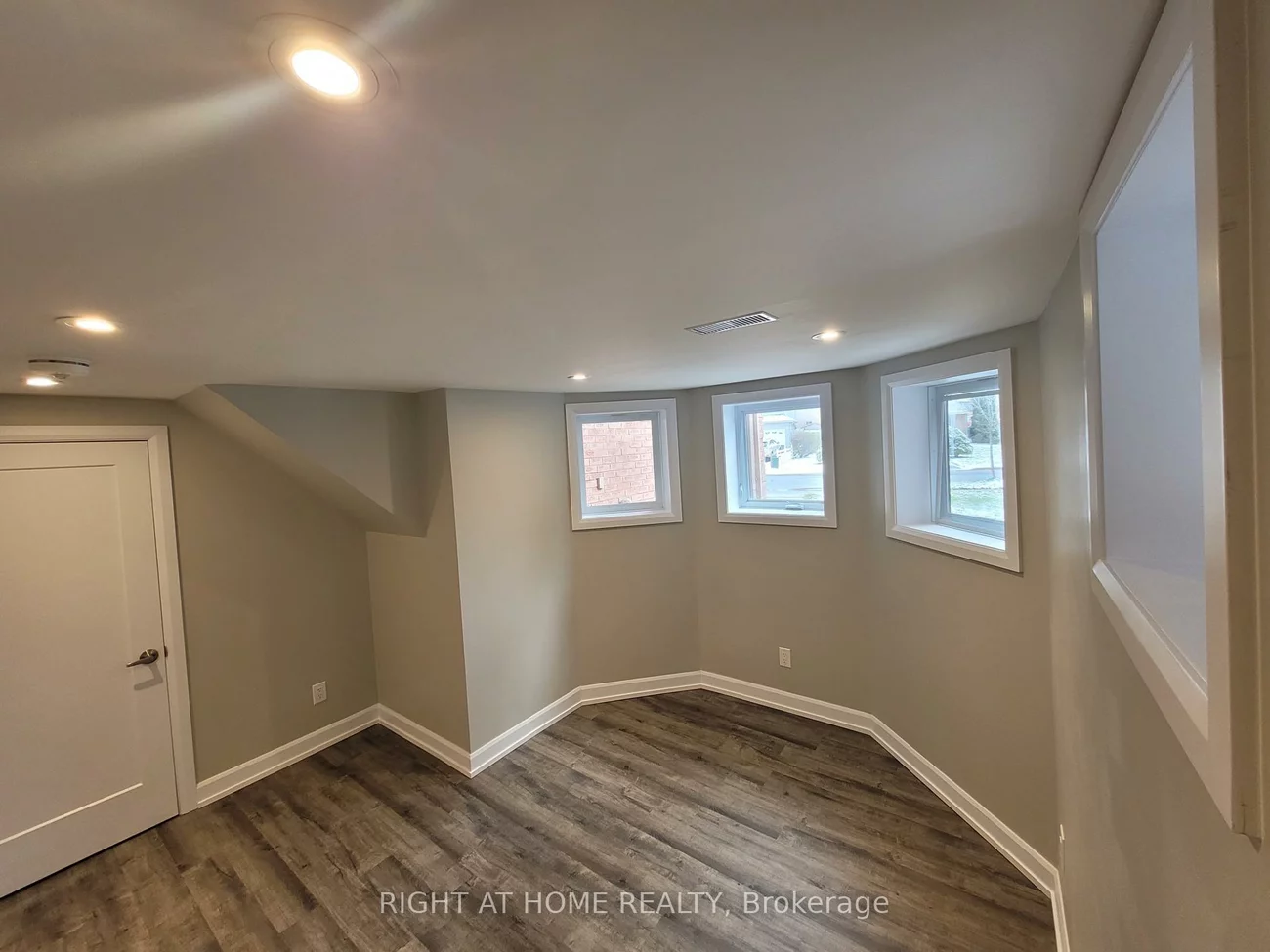 205, Cardinal, Cundles East, Barrie