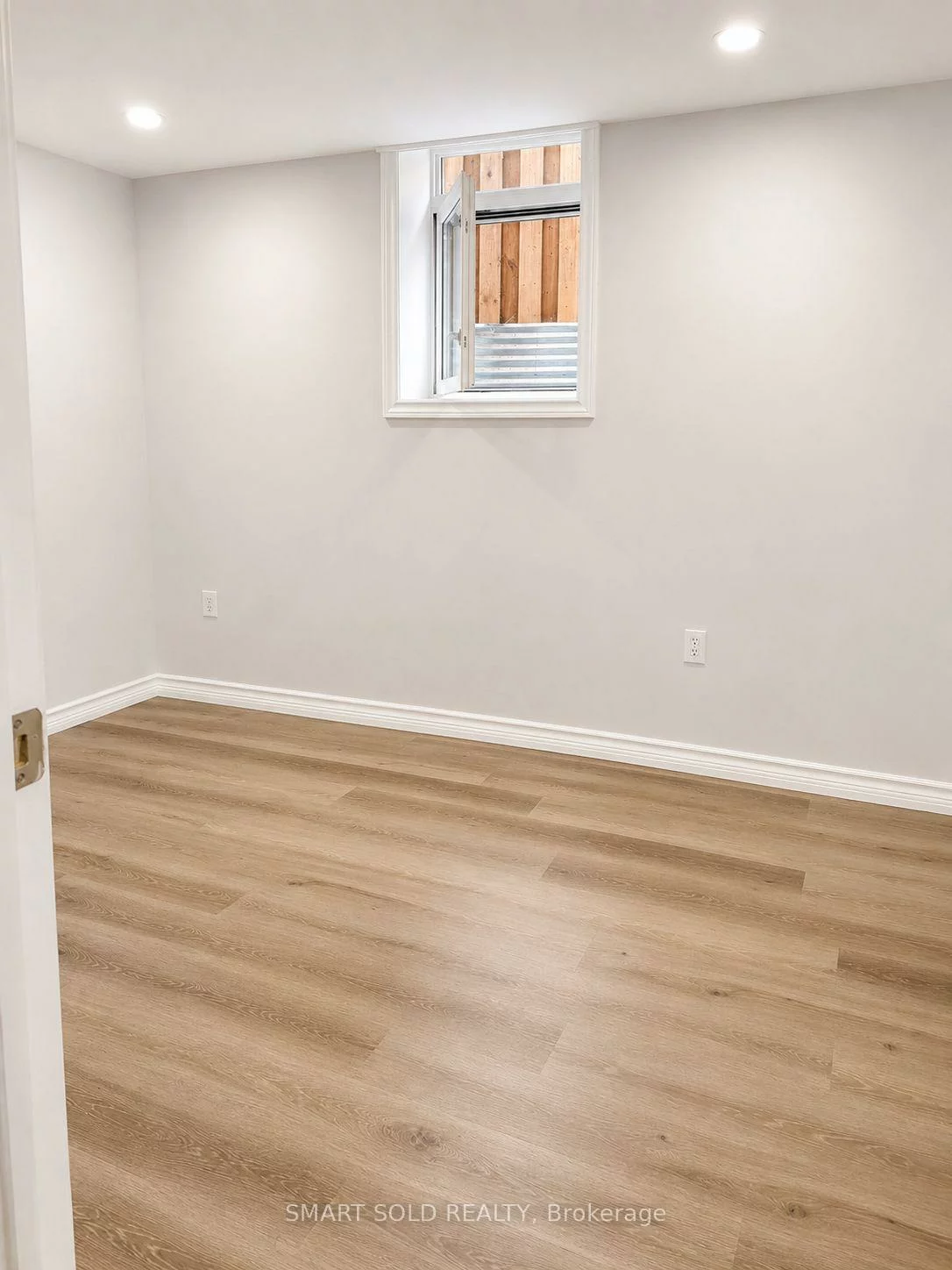 28, Leggott, Painswick North, Barrie