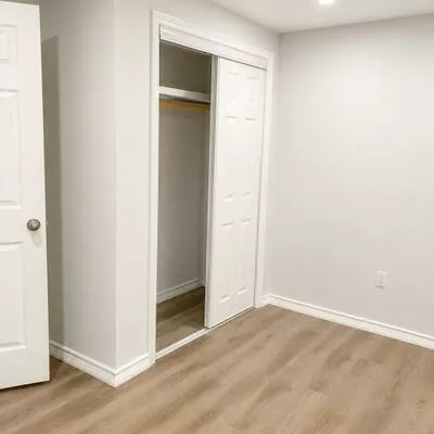 28, Leggott, Painswick North, Barrie