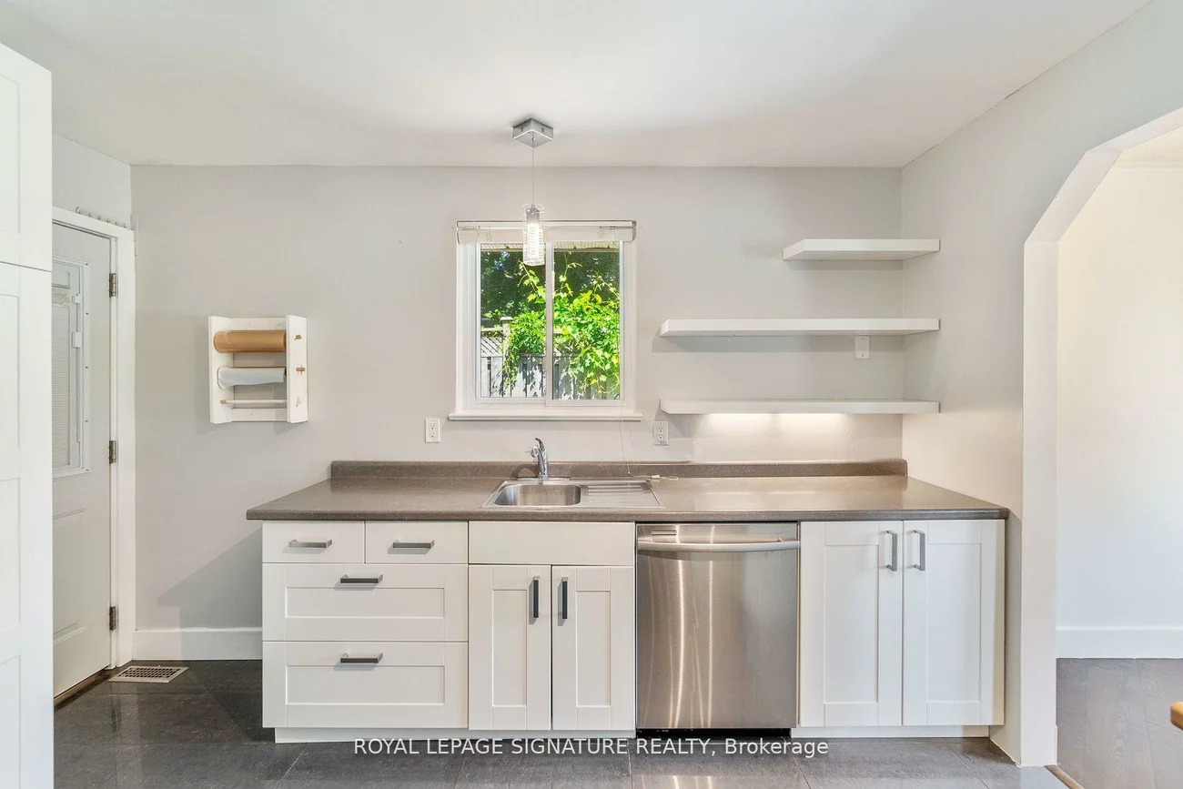 4, Patricia, Cundles East, Barrie
