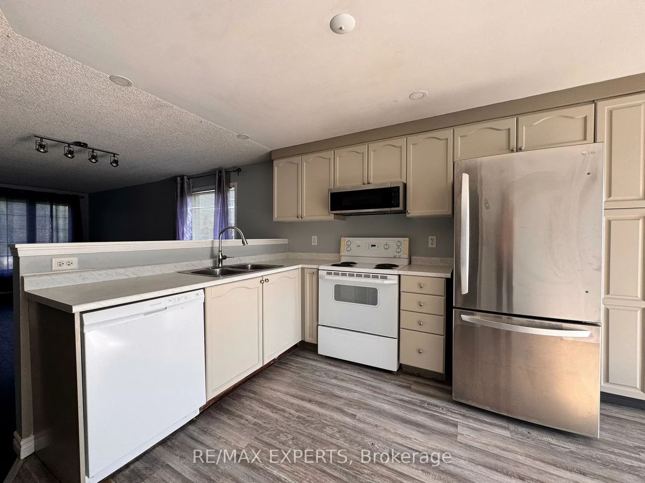 4, Ambler Bay, Georgian Drive, Barrie