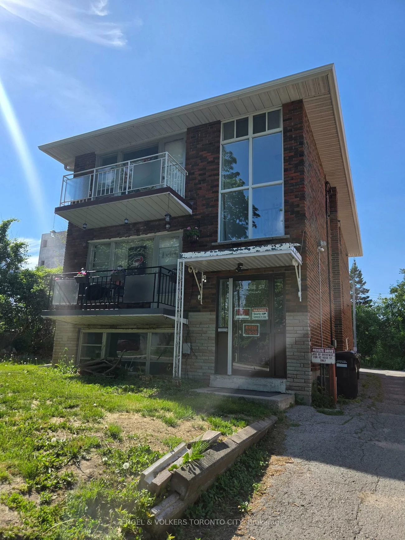 42, Rose, Wellington, Barrie