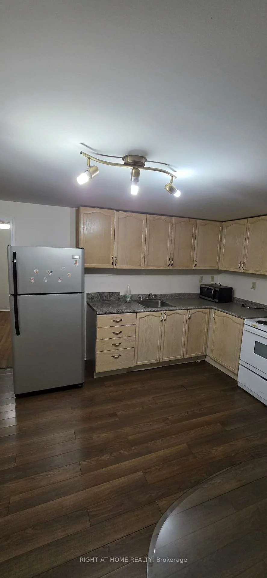 369, HICKLING, Grove East, Barrie