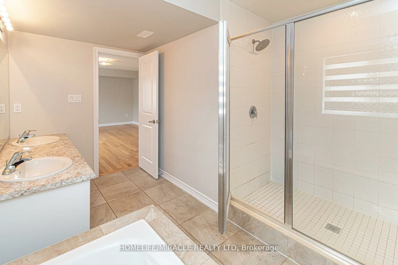 35, Bannister, Innis-Shore, Barrie