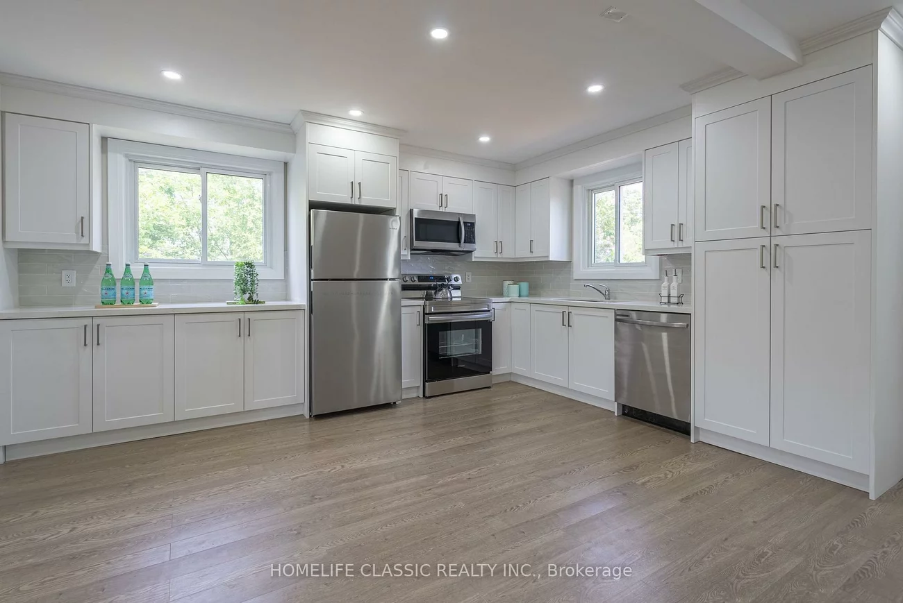 32, Rosenfeld, Grove East, Barrie