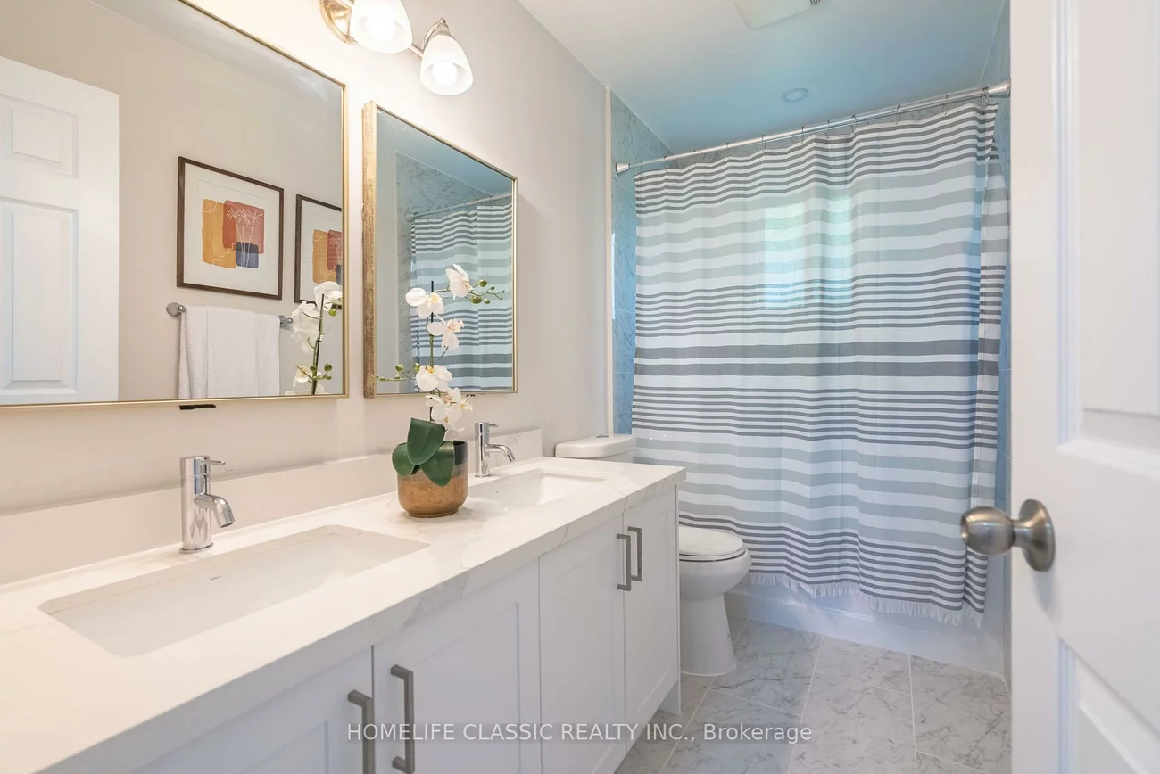 32, Rosenfeld, Grove East, Barrie