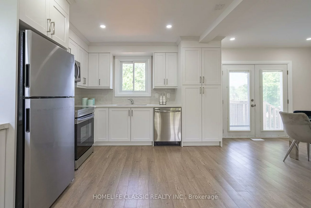 32, Rosenfeld, Grove East, Barrie