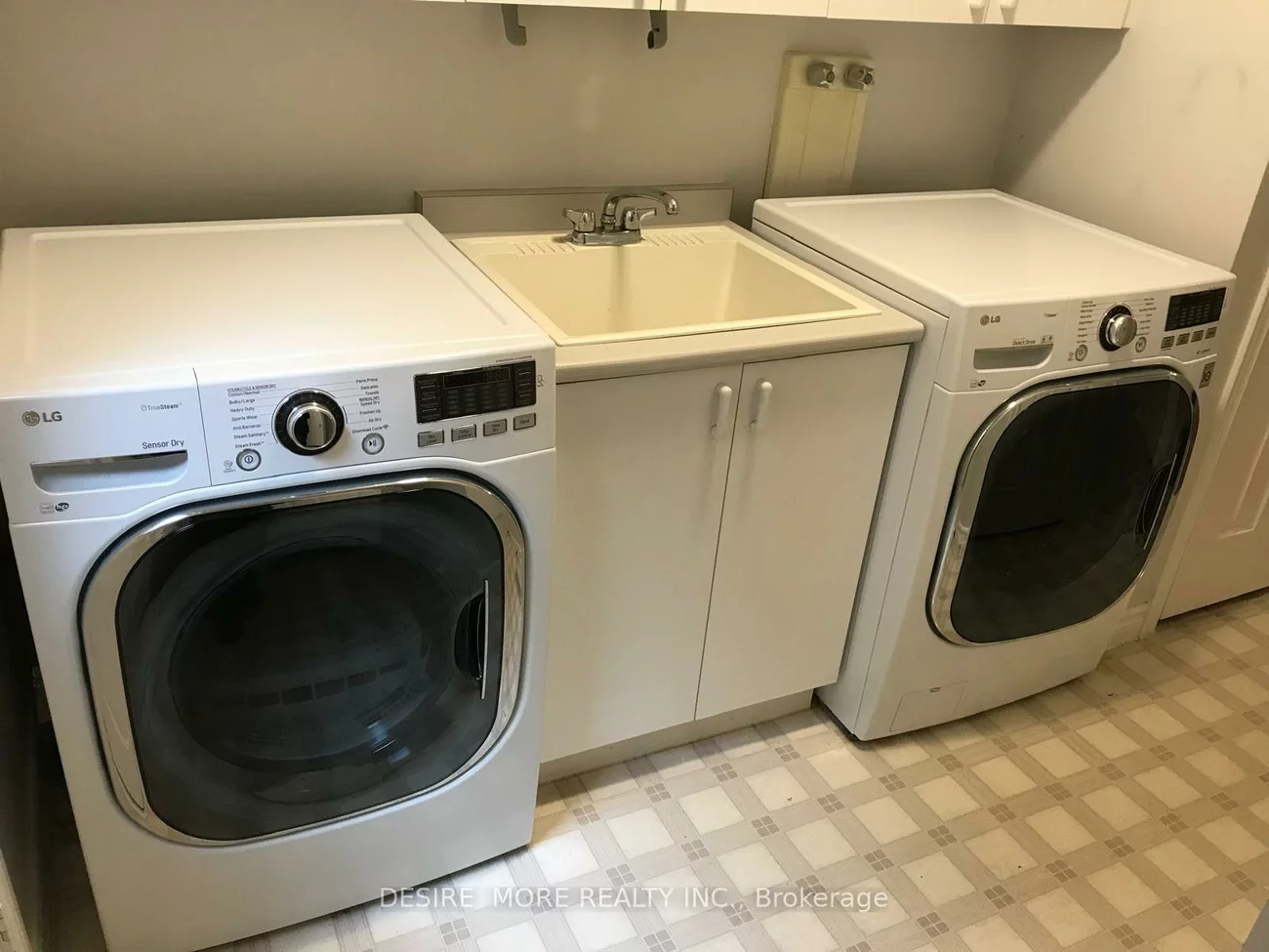 54, Mayfair, Ardagh, Barrie