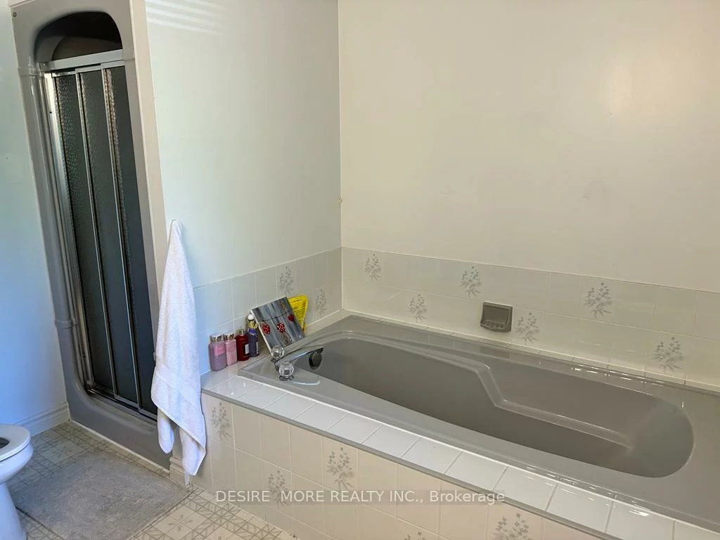54, Mayfair, Ardagh, Barrie