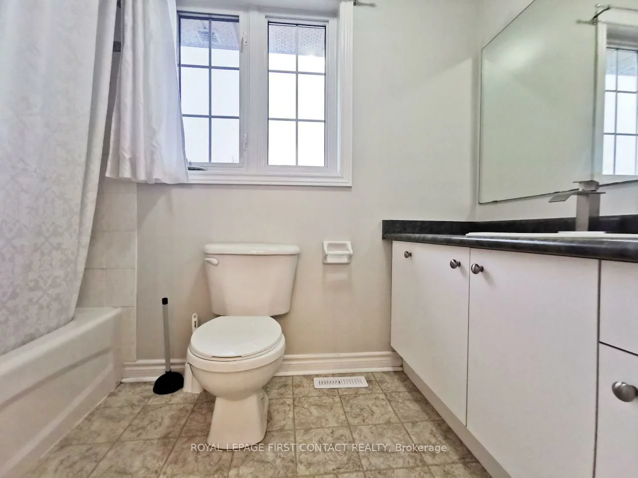 44, Livia Herman, East Bayfield, Barrie