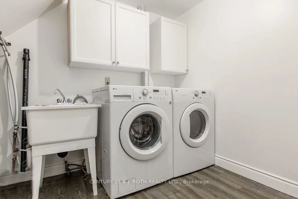 243, Wellington, Codrington, Barrie