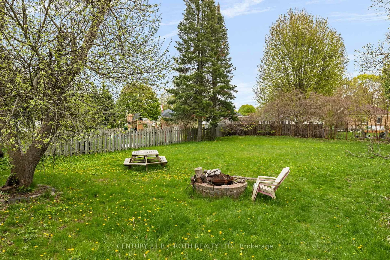 243, Wellington, Codrington, Barrie