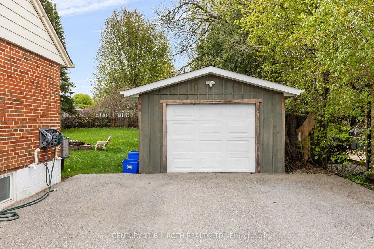243, Wellington, Codrington, Barrie