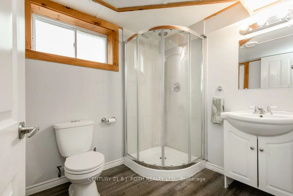 243, Wellington, Codrington, Barrie