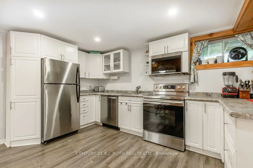243, Wellington, Codrington, Barrie