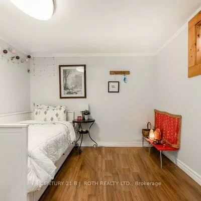 243, Wellington, Codrington, Barrie