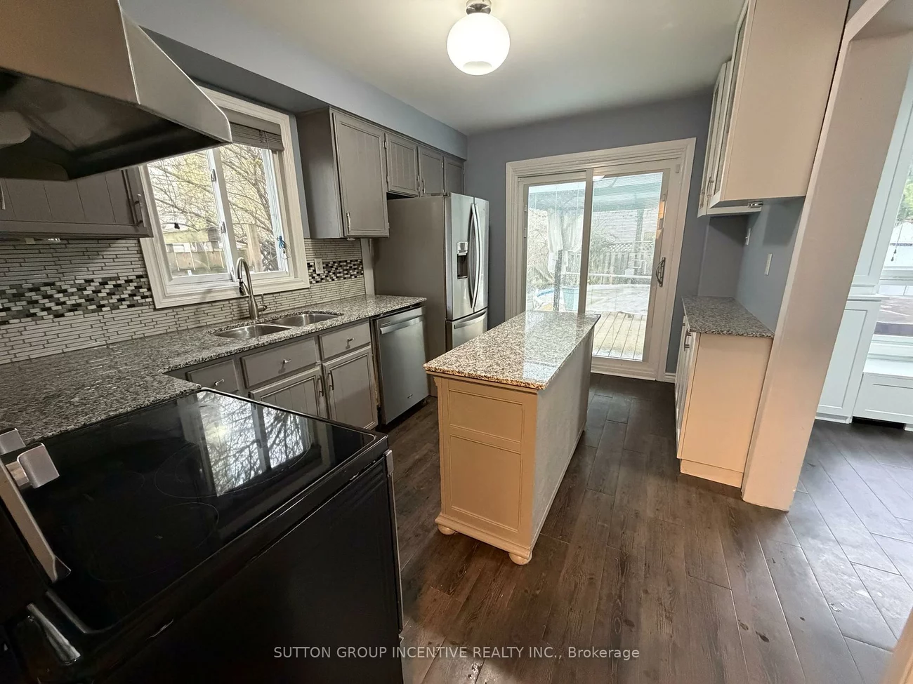 90, Moon, Ardagh, Barrie