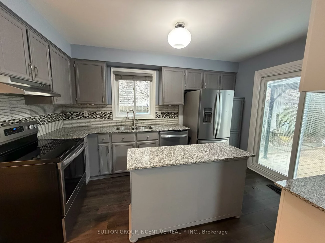 90, Moon, Ardagh, Barrie