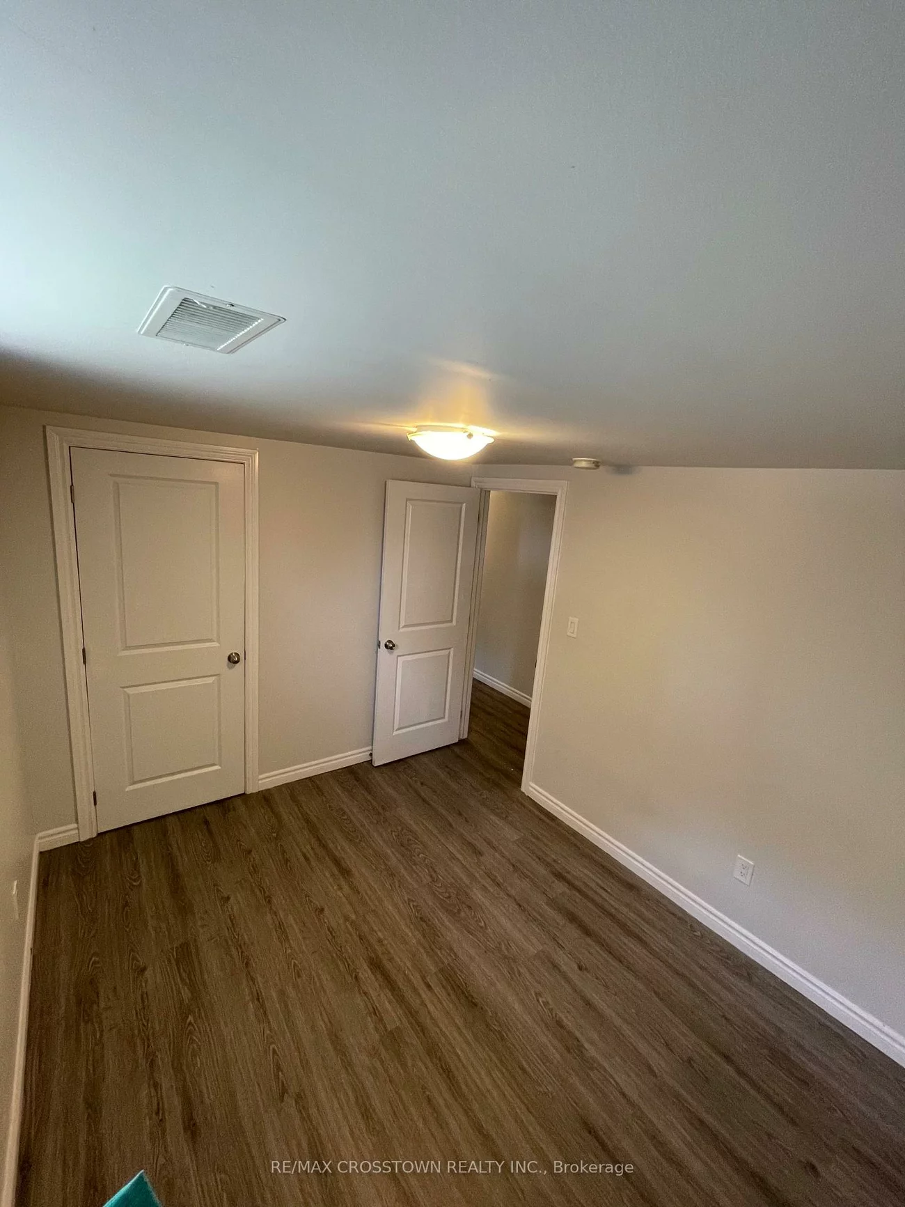 76A (BASEMENT), Owen, Codrington, Barrie