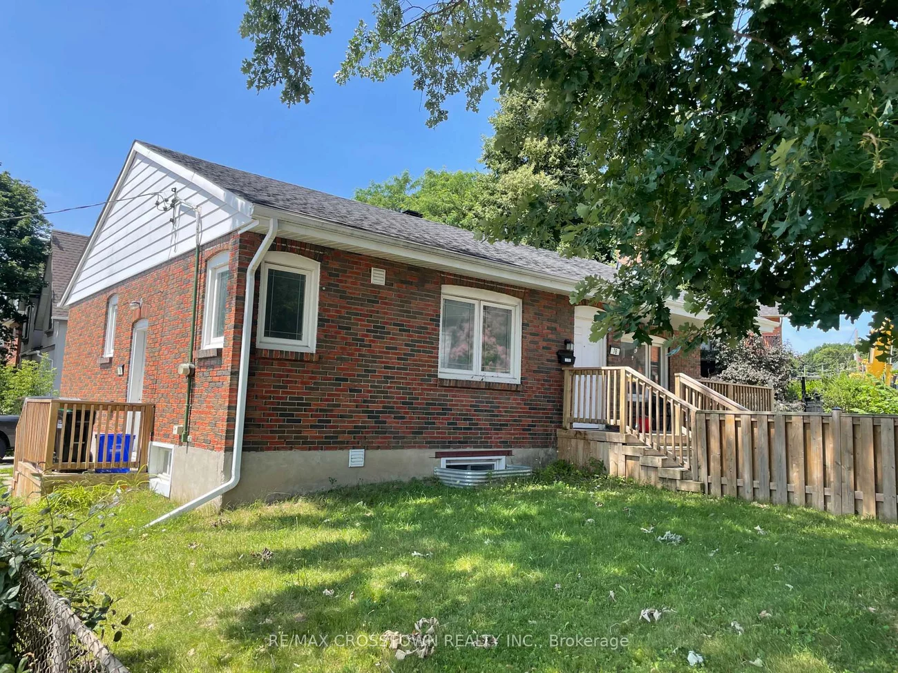 76A (BASEMENT), Owen, Codrington, Barrie