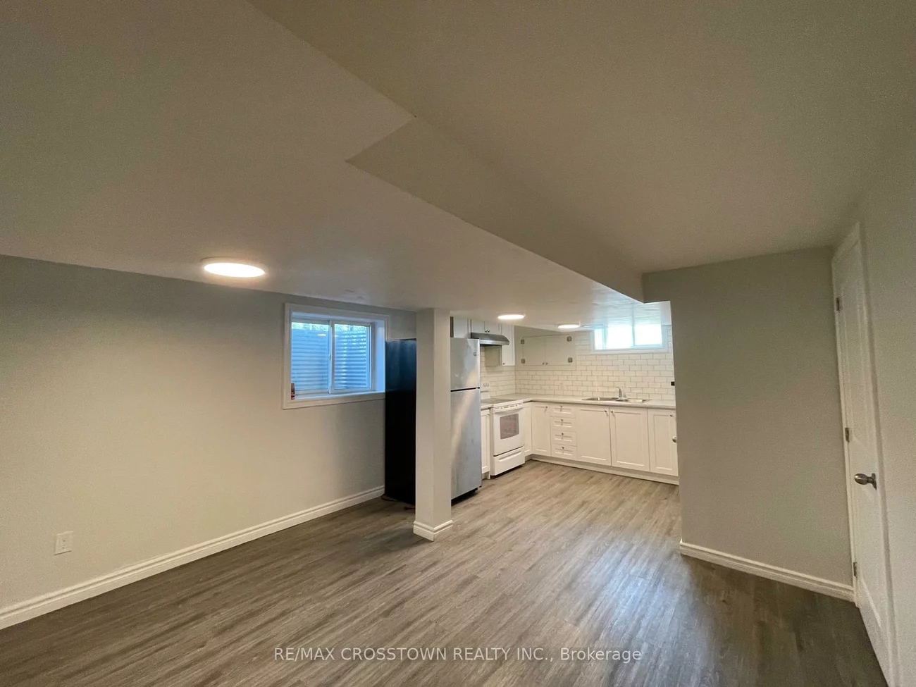76A (BASEMENT), Owen, Codrington, Barrie