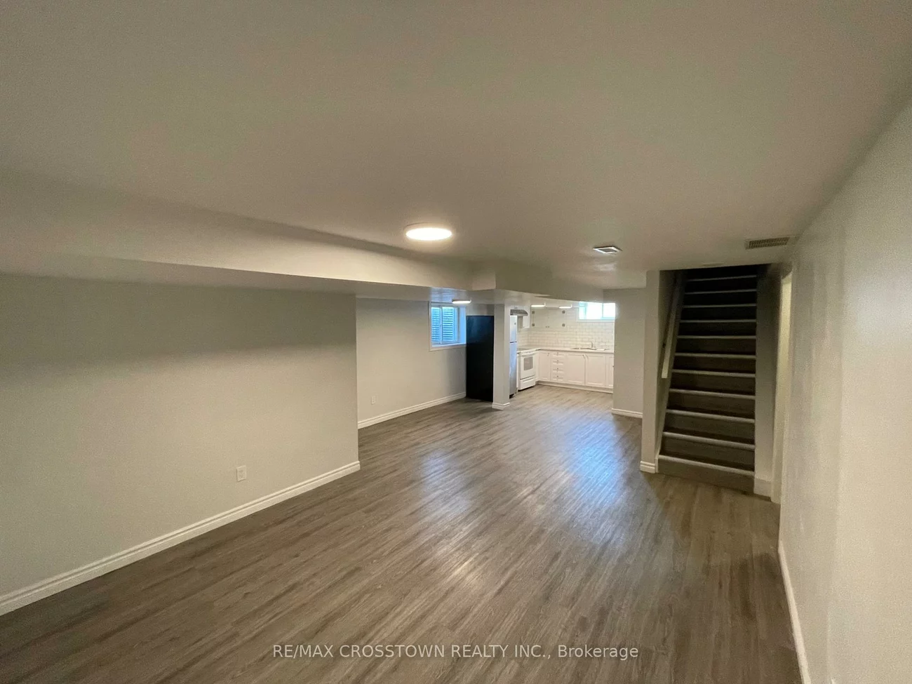 76A (BASEMENT), Owen, Codrington, Barrie