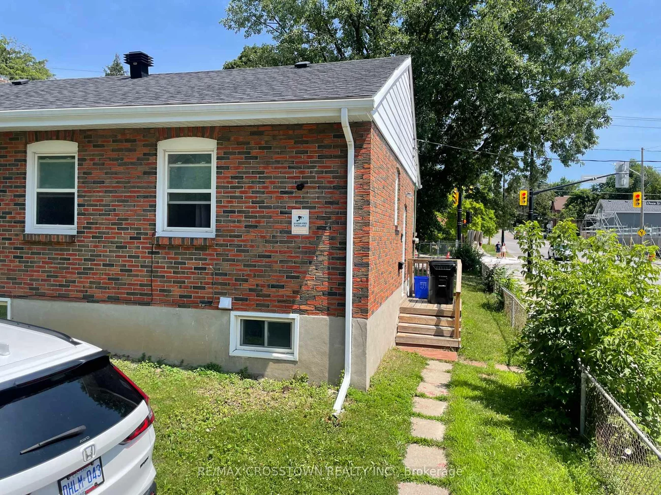 76A (BASEMENT), Owen, Codrington, Barrie