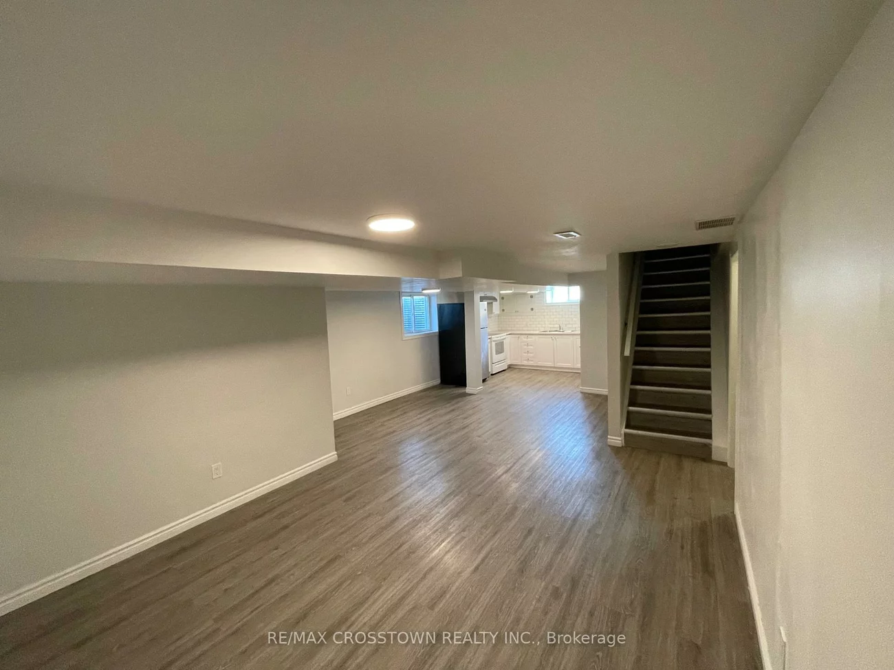 76A (BASEMENT), Owen, Codrington, Barrie