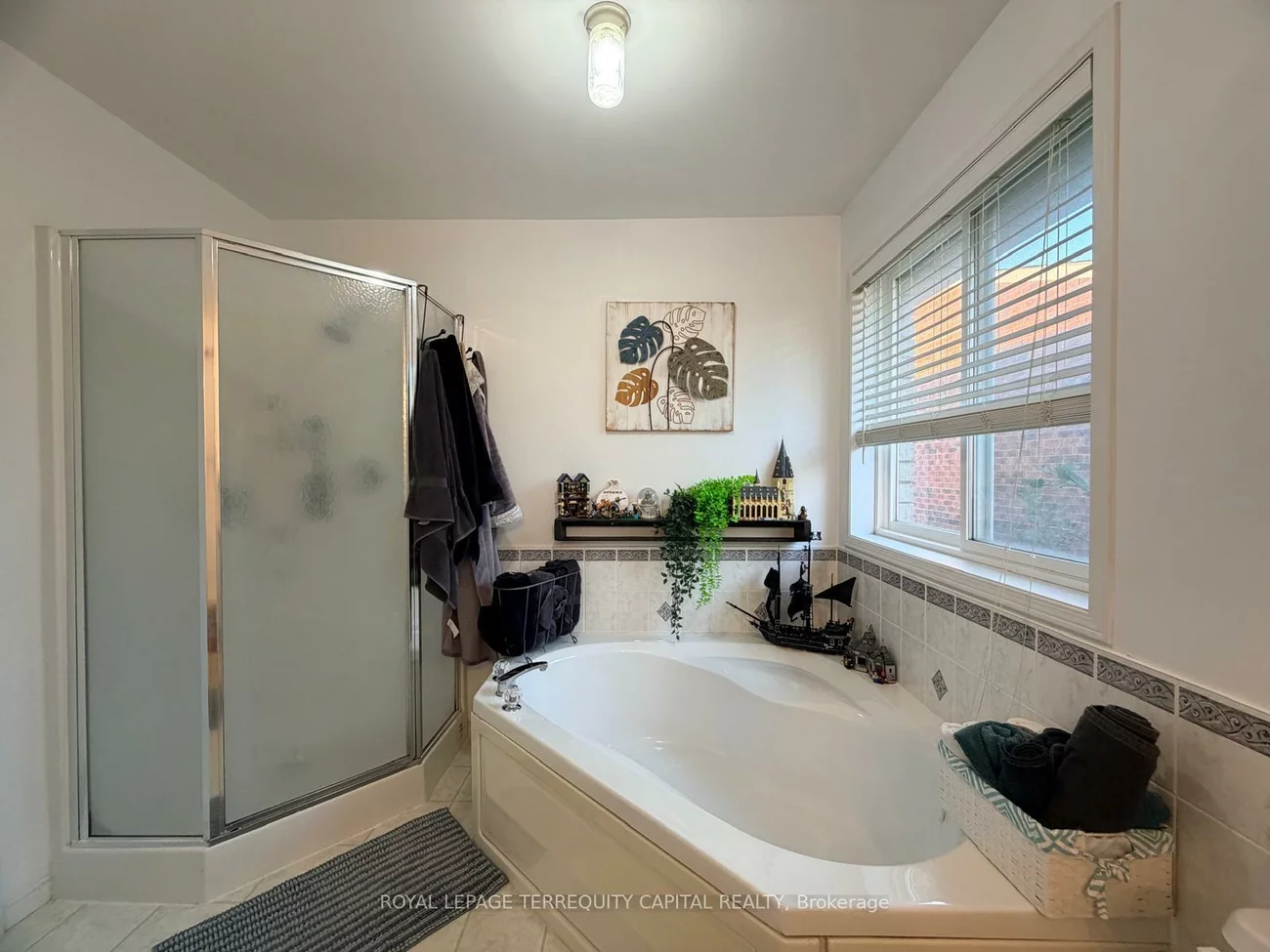 225, Country, Painswick South, Barrie